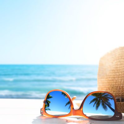 Sunhat & Sunglasses at the beach